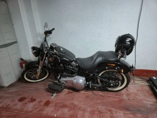 Harley Davidson Softail Slim Negra