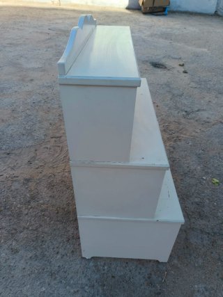 Estantería blanca infantil