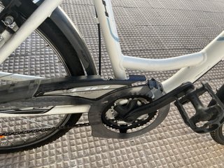 Bicicleta Miami blanca + Casco rojo