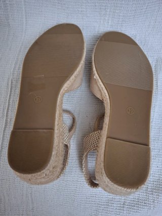 Alpargatas cuña beige