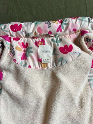 Chaleco floral 6-12 meses marca Sfera