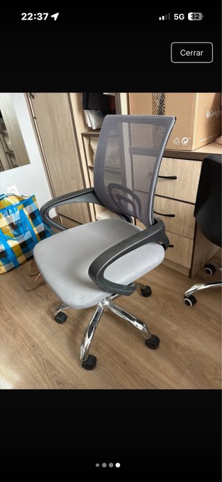 Silla de estudio cómoda gris y negra