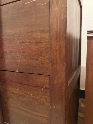 Cómoda antigua de madera