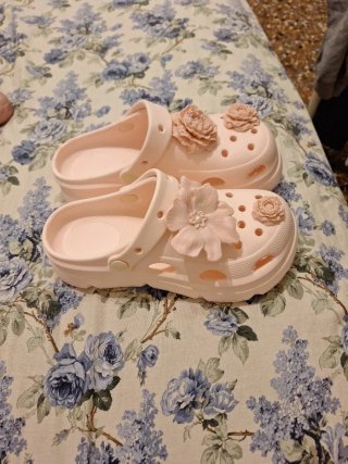 Ciabatte rosa con fiori