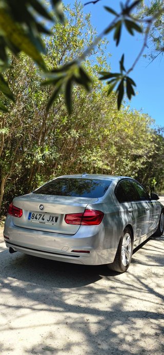 BMW 318d SportLine 2017 – 150 CV