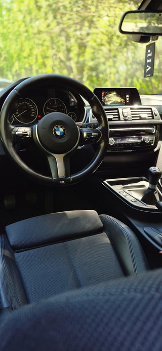 BMW 318d SportLine 2017 – 150 CV