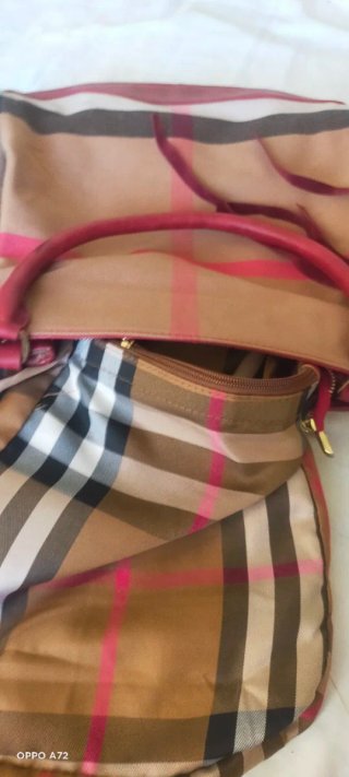 Borsa con frange e fantasia scozzese