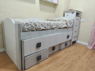 Dormitorio completo (sin colchones)