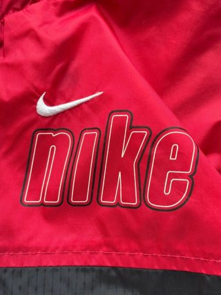 Chaqueta Cortavientos Nike Roja y Blanca Vintage