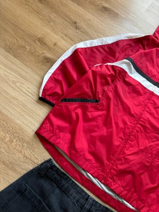 Chaqueta Cortavientos Nike Roja y Blanca Vintage