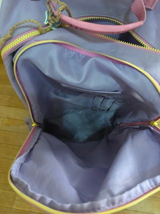 Mochila con ruedas morada