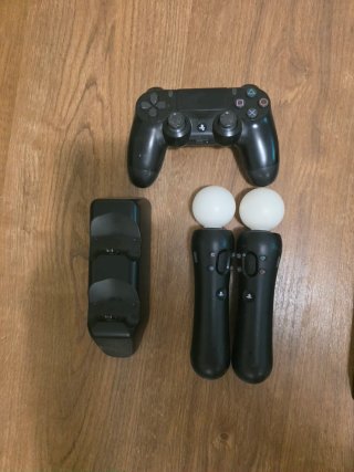 PS4 (PlayStation 4) Negra + Accesorios y Juegos