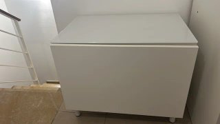 Mueble Besta Ikea con Vidrio Protector