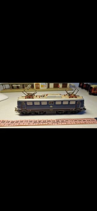 Locomotora Märklin 3039
