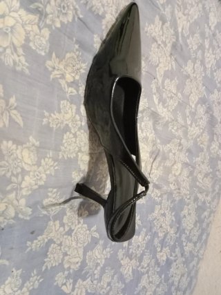 Tacones negros charol slingback