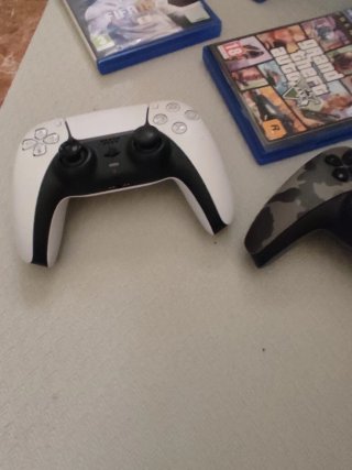 PlayStation 5 Slim Blanca + Accesorios + caja rota