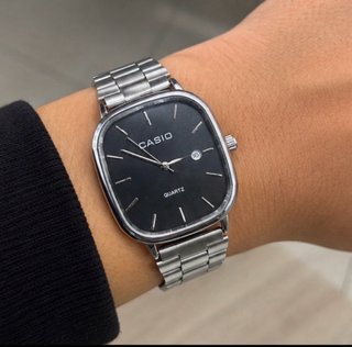 Casio A168 Reloj Vintage Negro y Plateado