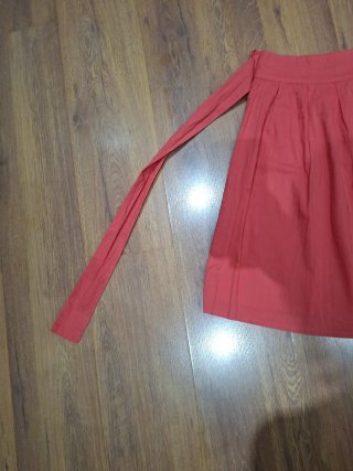 Falda rosa con cinturón