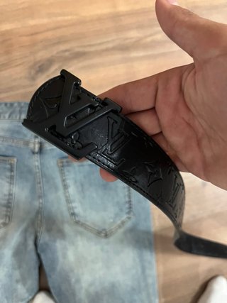 Cinturón Louis Vuitton de regalo