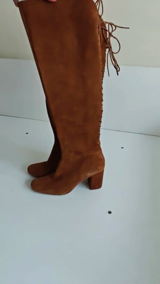 Botas altas de ante con cordones