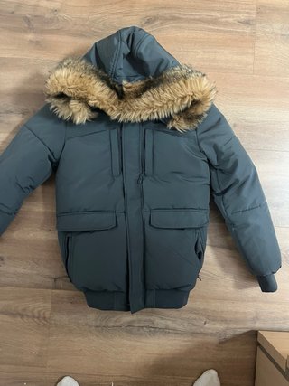 Chaqueta Mackenzie verde militar con capucha