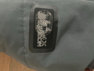 Chaqueta Mackenzie verde militar con capucha