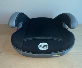 Alzador/Elevador coche infantil marca Play