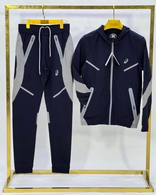 Conjunto deportivo Asics gris y negro