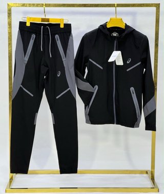 Conjunto deportivo Asics gris y negro
