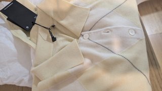 Jersey polo Massimo Dutti rombos vainilla/blanco