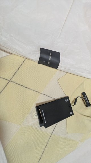 Jersey polo Massimo Dutti rombos vainilla/blanco