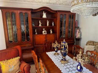 Mesa comedor y sillas clásicas