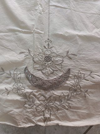 Set tovaglia e tovaglioli ricamati