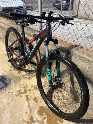 Bicicleta MTB Orbea morada Talla S