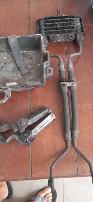 Radiador de aceite Yamaha XJ 650 + Accesorios
