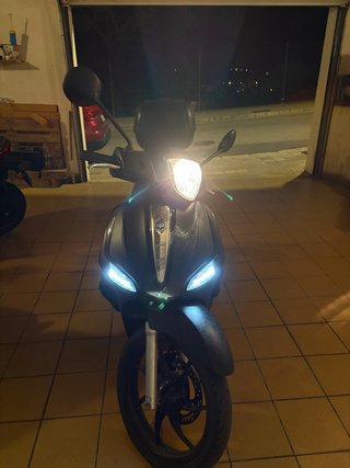 Piaggio Scooter Negra