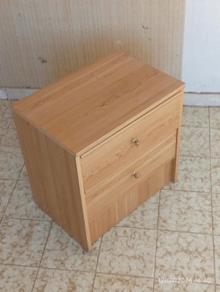 Armario  sinfonier  Y mesita de noche