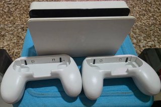 Nintendo Switch OLED + juego + accesorios