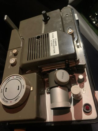 Proyector de cine Canon S-400