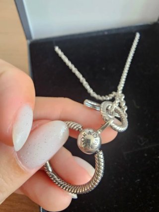 Collar PANDORA Plata - Cierre en T y Colgante O