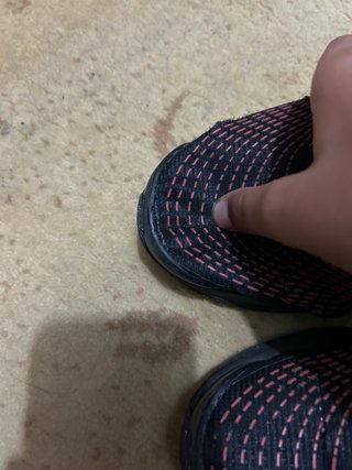 Zapatillas Nike Air Negras y Rojas