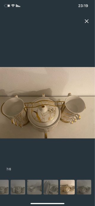 Juego de vajilla con sopera y tazas