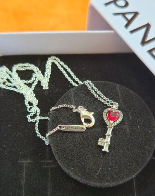 Collar Pandora Corazón Llave Rojo Plata