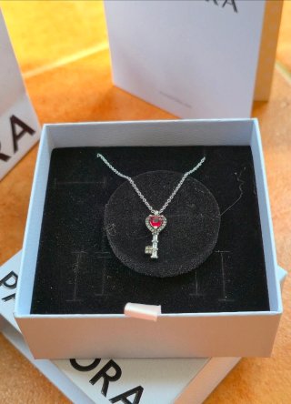 Collar Pandora Corazón Llave Rojo Plata