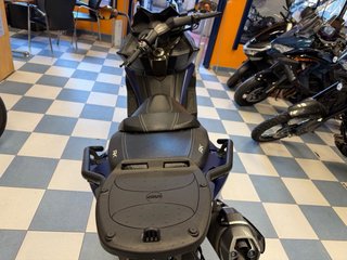 KYMCO AK 550