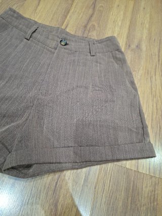 Pantalón corto marrón