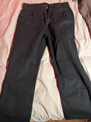 Pantalón negro tobillero