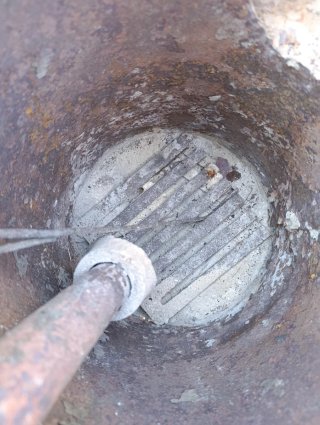 Estufa de leña metálica