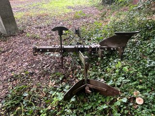Arado cultivador para tractor pequeño