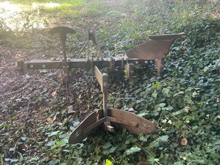 Arado cultivador para tractor pequeño